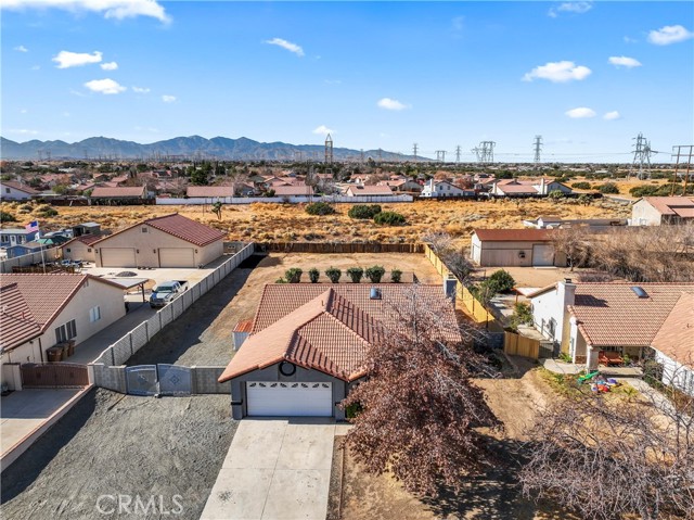 Detail Gallery Image 1 of 31 For 6834 Redwood Ave, Hesperia,  CA 92345 - 4 Beds | 2 Baths