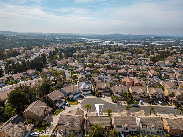 29 Calabria, Lake Forest CA: https://media.crmls.org/medias/7a776e6a-5bd6-4a59-a24f-043305b04367.jpg