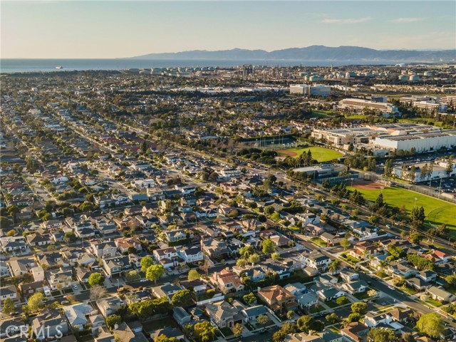 2104 Harkness Street, Manhattan Beach, California 90266, 4 Bedrooms Bedrooms, ,3 BathroomsBathrooms,Residential,Sold,Harkness,SB22004705