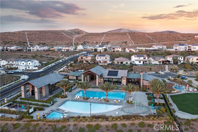 Detail Gallery Image 36 of 49 For 18175 Meridian Ln, Saugus,  CA 91350 - 3 Beds | 2/1 Baths