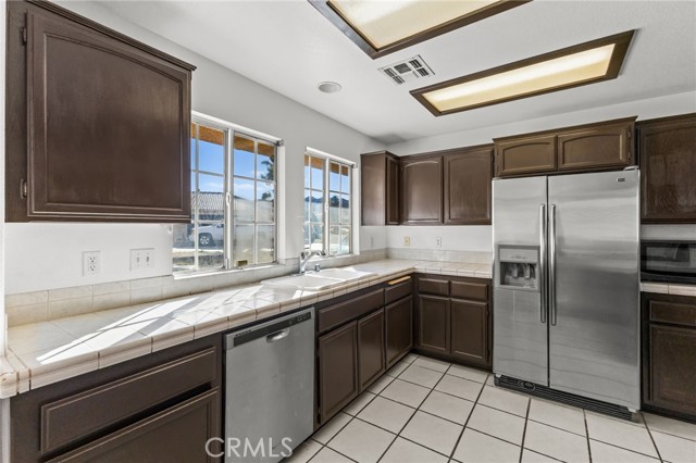 Detail Gallery Image 19 of 53 For 57088 Millstone Dr, Yucca Valley,  CA 92284 - 5 Beds | 3 Baths