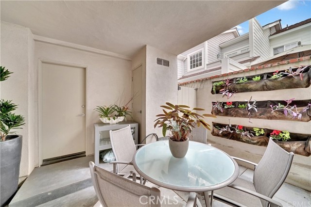 Detail Gallery Image 11 of 28 For 415 Orchid Ave, Corona Del Mar,  CA 92625 - 3 Beds | 2/1 Baths