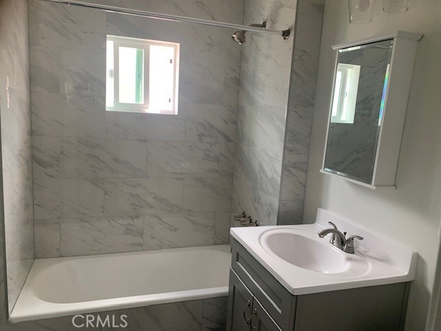 Detail Gallery Image 5 of 12 For 1715 W 85th St #1713,  Los Angeles,  CA 90047 - 3 Beds | 2 Baths