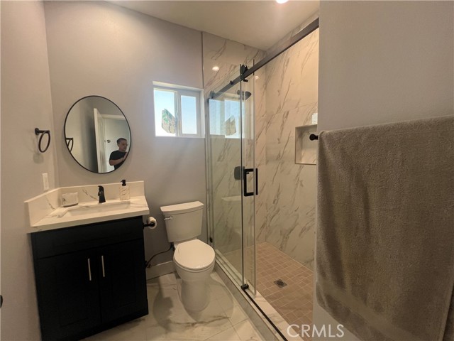 Detail Gallery Image 9 of 11 For 142 N Hewes, Orange,  CA 92869 - 2 Beds | 2 Baths