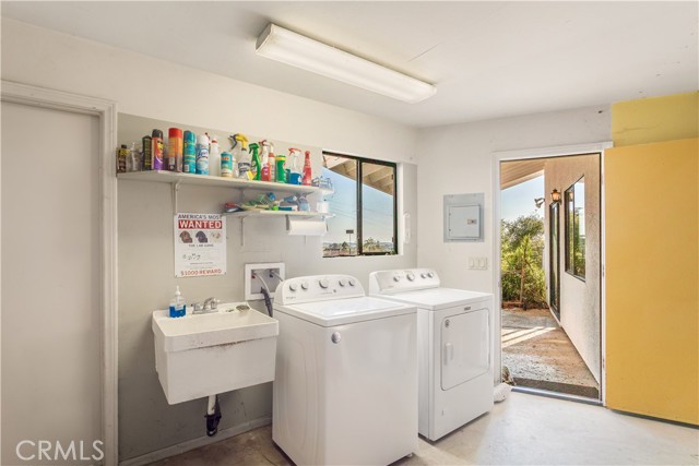 711 Tumble Creek Lane, Fallbrook CA: https://media.crmls.org/medias/7a7aff20-3e2b-4fa6-9cf8-bce83807acf3.jpg