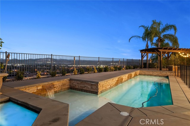 Detail Gallery Image 10 of 75 For 1561 Vandagriff Way, Corona,  CA 92883 - 4 Beds | 4 Baths