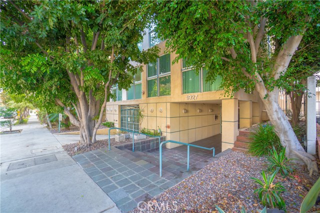 Detail Gallery Image 4 of 47 For 1927 Glendon #301,  Los Angeles,  CA 90025 - 2 Beds | 2 Baths