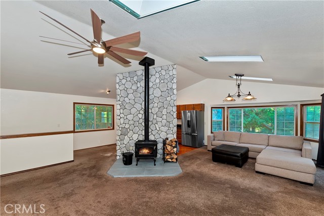 Detail Gallery Image 9 of 51 For 303 S Dart Canyon Rd, Crestline,  CA 92325 - 3 Beds | 2/1 Baths