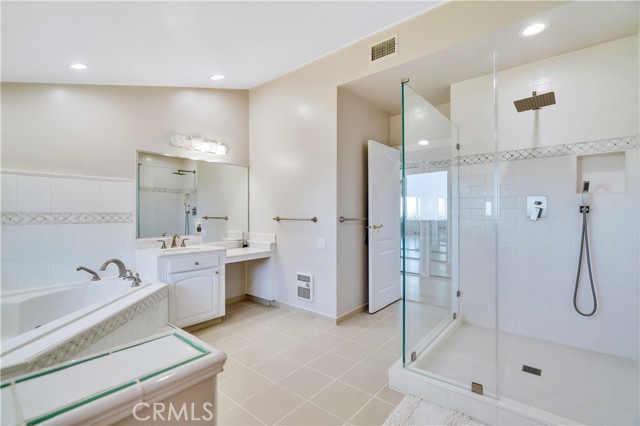 13 Buggy Whip Drive, Rolling Hills CA: https://media.crmls.org/medias/7a7c84c1-d4cd-464b-868e-42a356c33228.jpg