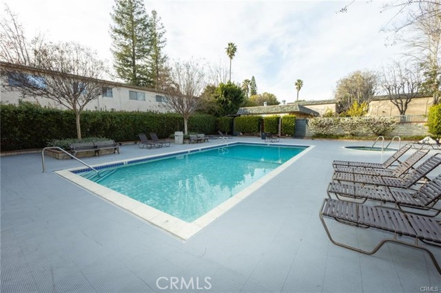 Detail Gallery Image 11 of 14 For 17135 Roscoe Bld #1,  Northridge,  CA 91325 - 2 Beds | 1/1 Baths