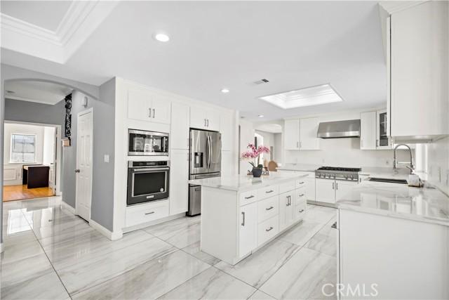 Detail Gallery Image 8 of 59 For 4935 Doreen, Temple City,  CA 91780 - 5 Beds | 4 Baths