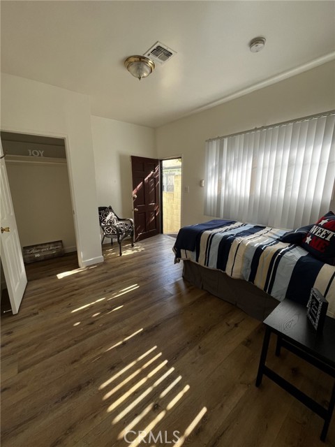 1449 -1451 W 45th Street, Los Angeles CA: https://media.crmls.org/medias/7a7de299-ed06-4a17-bad5-31a6a0603739.jpg