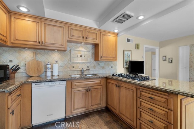 54 Encanto Drive, Rolling Hills Estates CA: https://media.crmls.org/medias/7a7e2058-ff8d-4075-962a-1655edccf471.jpg