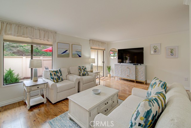 Detail Gallery Image 3 of 55 For 3130 via Serena #B,  Laguna Woods,  CA 92637 - 2 Beds | 2 Baths