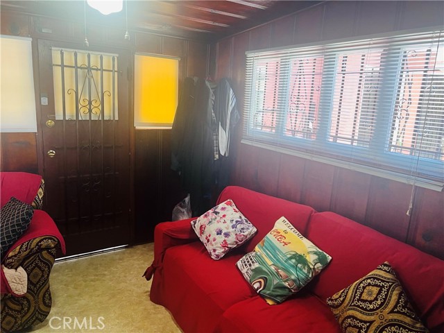 Detail Gallery Image 11 of 16 For 535 W Olive St, Inglewood,  CA 90301 - – Beds | – Baths