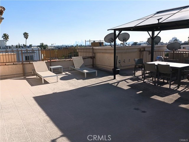 Detail Gallery Image 23 of 23 For 837 N Hudson Ave #305,  Los Angeles,  CA 90038 - 2 Beds | 2 Baths