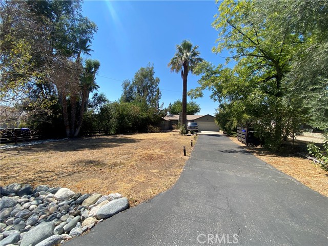 11748 Douglas, Yucaipa CA: https://media.crmls.org/medias/7a809f0f-43b9-47de-adc4-51476e580772.jpg