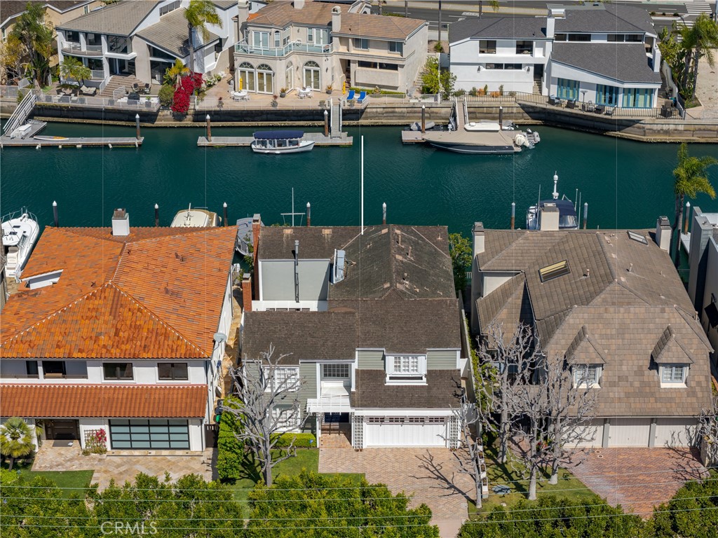 https://media.crmls.org/medias/7a80e0fc-52ff-4246-a805-53f4930c4f83.jpg?preset=X-Large