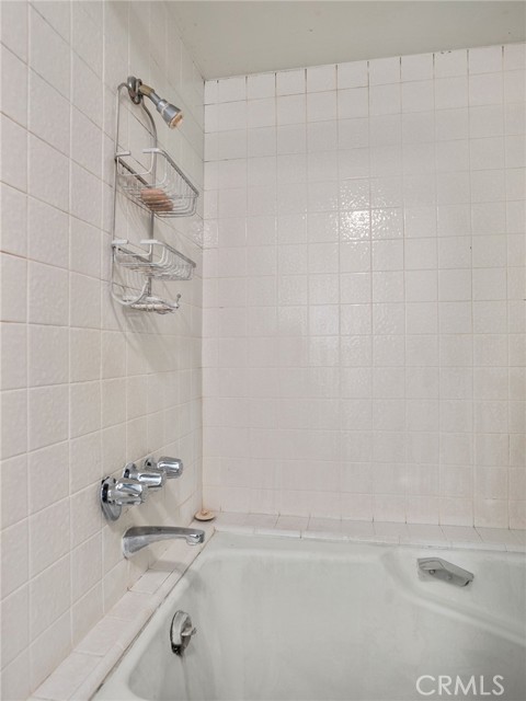 Detail Gallery Image 25 of 43 For 222 N Rose St #203,  Burbank,  CA 91505 - 1 Beds | 2 Baths