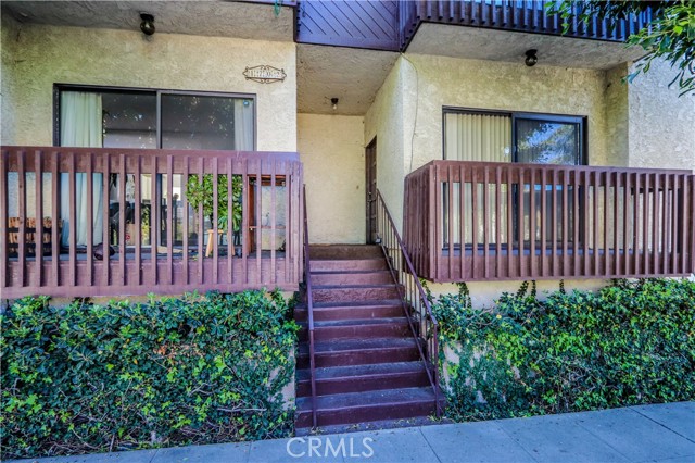 Image 3 for 1702 Brockton Ave #4, Los Angeles, CA 90025