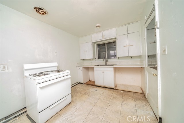 Detail Gallery Image 9 of 33 For 6929 37th, Jurupa Valley,  CA 92509 - 3 Beds | 1 Baths