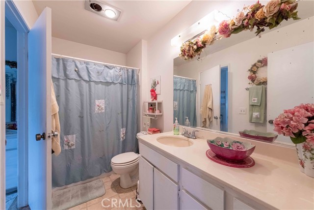 1363 San Simeon Court, Ventura CA: https://media.crmls.org/medias/7a826854-5c0f-4a6a-bb06-2f79567399f1.jpg