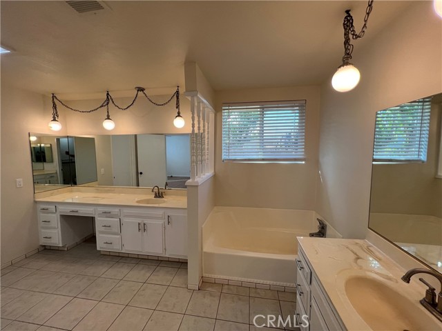 Detail Gallery Image 21 of 38 For 616 S Archer St, Anaheim,  CA 92804 - 5 Beds | 5/1 Baths