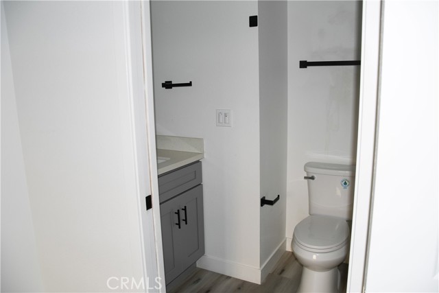 Detail Gallery Image 10 of 38 For 994 Valencia #108,  Costa Mesa,  CA 92626 - 1 Beds | 1 Baths