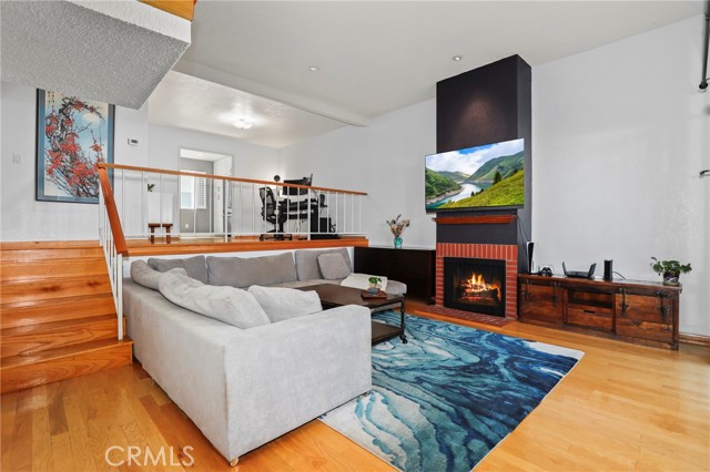 Detail Gallery Image 4 of 41 For 10201 Mason Ave #19,  Chatsworth,  CA 91311 - 2 Beds | 2/1 Baths