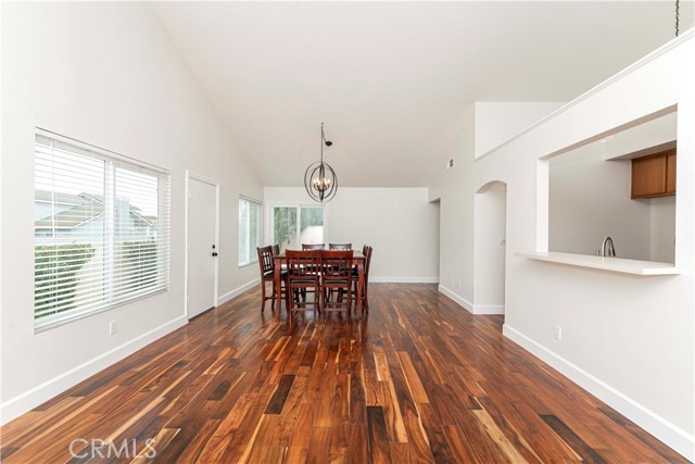 6409 Heatherwood Drive, Jurupa Valley CA: https://media.crmls.org/medias/7a844411-ec5d-4547-aeb4-d6dbd43cc239.jpg