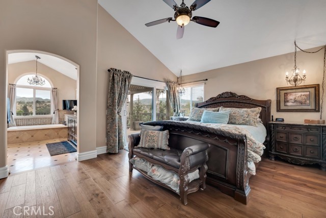 950 Firestone Circle, Simi Valley CA: https://media.crmls.org/medias/7a8461e6-29e5-4e6b-b0a8-b4f91c4824d0.jpg