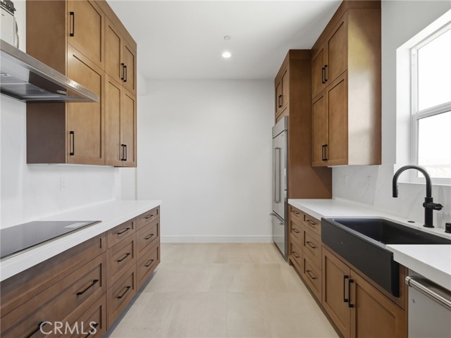 Detail Gallery Image 16 of 48 For 22849 W Seaqua Cir, Chatsworth,  CA 91311 - 6 Beds | 6/1 Baths