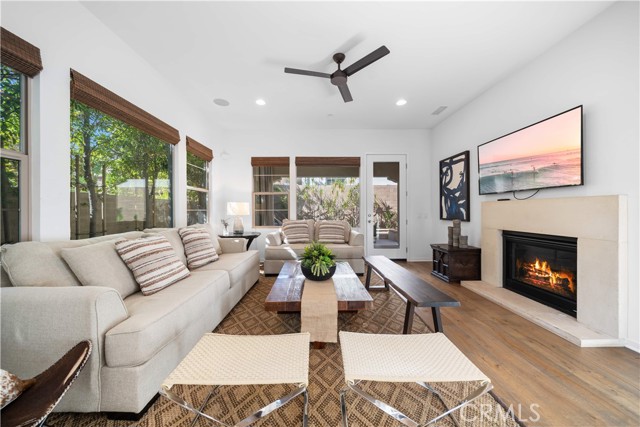 105 newall, Irvine CA: https://media.crmls.org/medias/7a84fa9f-98f3-4227-bffb-d5f160ecd4d1.jpg