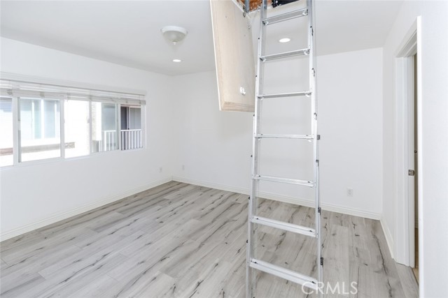 550 E Santa Anita Avenue, Burbank CA: https://media.crmls.org/medias/7a851414-d9ea-4444-b7ab-22a71fbe23a6.jpg