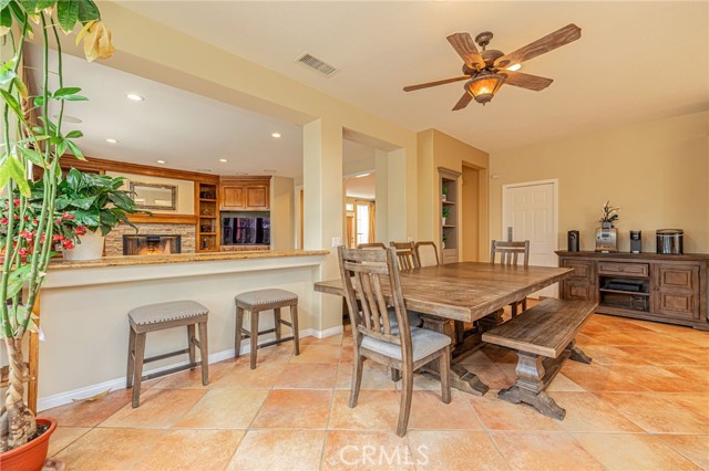 Detail Gallery Image 23 of 48 For 574 Oak Tree Ct, Simi Valley,  CA 93065 - 5 Beds | 4/1 Baths