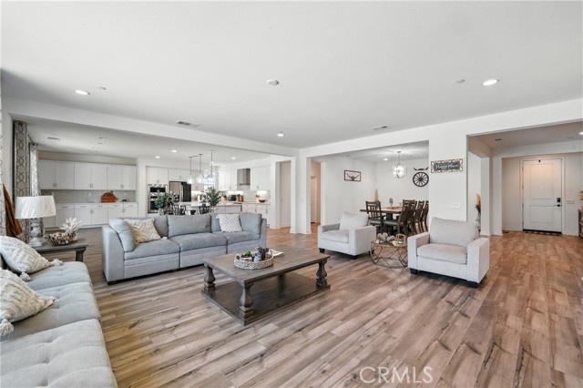 3969 Eliopulos Ranch Drive, Palmdale CA: https://media.crmls.org/medias/7a85c2d6-a2a6-426c-bcf5-706c24fdea2a.jpg