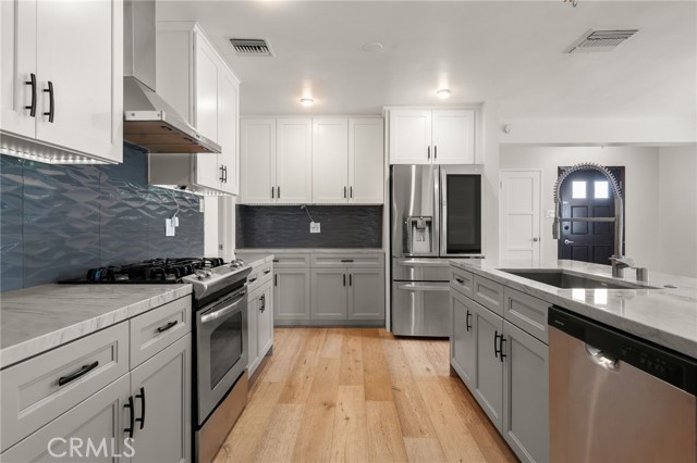 Detail Gallery Image 15 of 52 For 1713 N Pepper St, Burbank,  CA 91505 - 3 Beds | 2 Baths