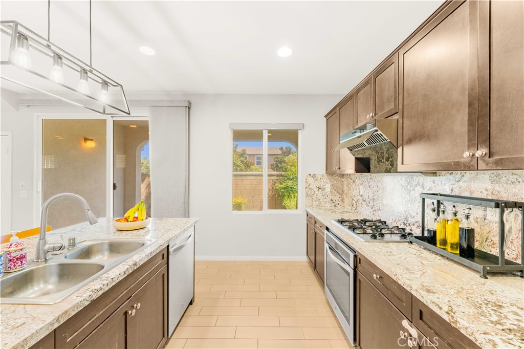 MLS #OC25267507 image #9