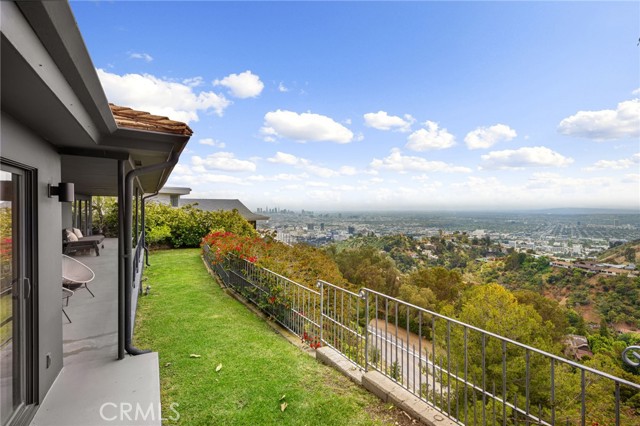 Detail Gallery Image 22 of 25 For 7126 Macapa Dr, Los Angeles,  CA 90068 - 3 Beds | 2 Baths