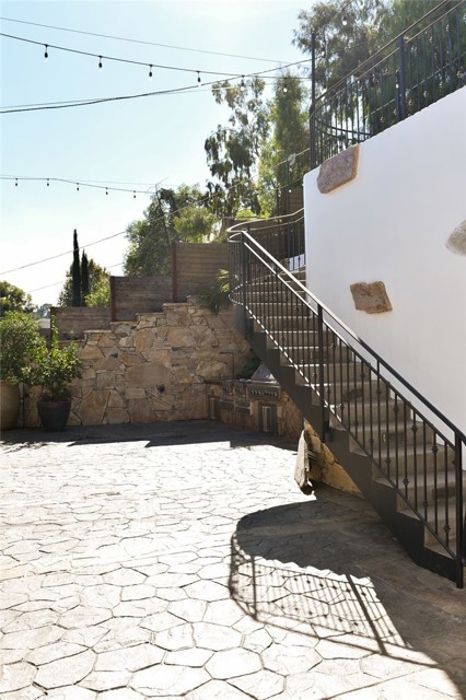 Detail Gallery Image 14 of 45 For 5235 San Feliciano Dr, Woodland Hills,  CA 91364 - 5 Beds | 4 Baths