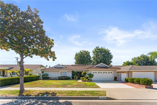 Detail Gallery Image 1 of 23 For 2706 E Athens Ave, Orange,  CA 92867 - 4 Beds | 2 Baths