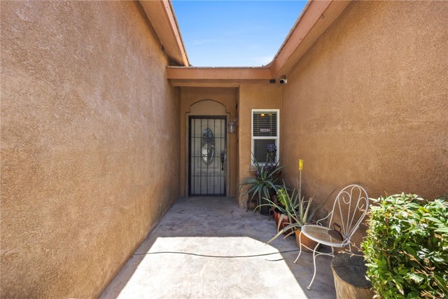 231 Sunny Meadow Drive, Bakersfield CA: https://media.crmls.org/medias/7a8984c0-e45a-4694-849a-9cadcbfbd15a.jpg