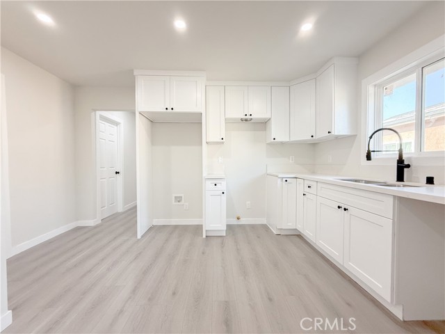 Detail Gallery Image 4 of 27 For 9323 Beach St, Los Angeles,  CA 90002 - 4 Beds | 2 Baths