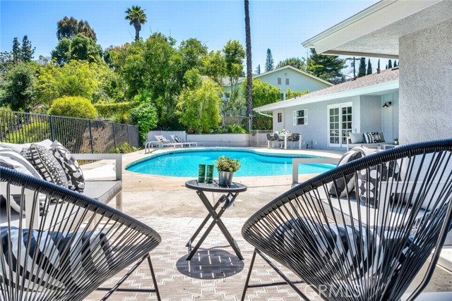 Detail Gallery Image 28 of 35 For 16706 Alginet Pl, Encino,  CA 91436 - 4 Beds | 2/1 Baths