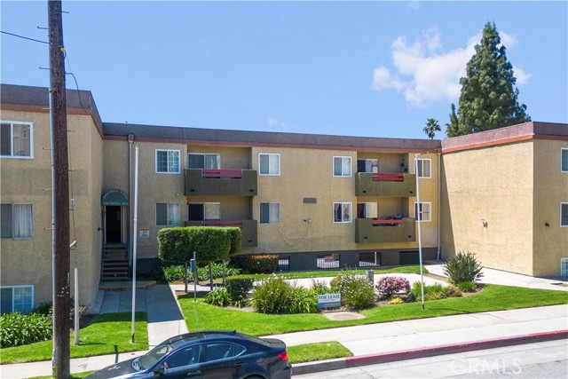 13266 Foothill Boulevard, Sylmar, California 91342, ,Multi-Family,For Sale,Foothill,CV25002980