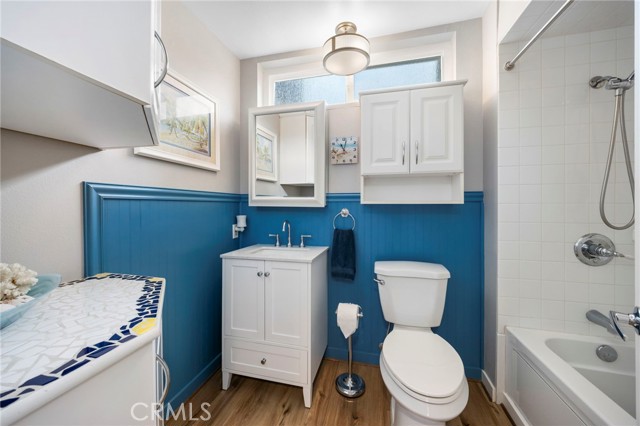 2299 N Legion Drive, Signal Hill CA: https://media.crmls.org/medias/7a8a848d-7c08-4baa-8d54-712e66a281ed.jpg
