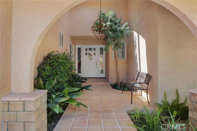 Detail Gallery Image 2 of 20 For 5047 Orrville Ave, Woodland Hills,  CA 91367 - 4 Beds | 2/1 Baths