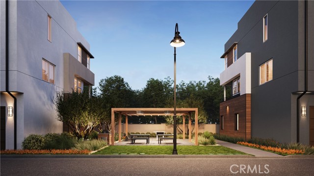 717 Lyon Community