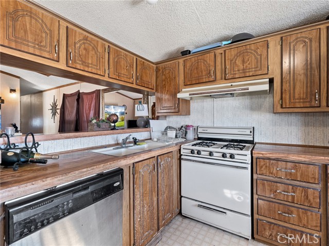 Detail Gallery Image 13 of 26 For 39626 E End Rd, Lucerne Valley,  CA 92356 - 2 Beds | 1 Baths
