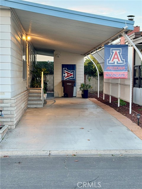 Detail Gallery Image 2 of 3 For 24701 Raymond Way #89, Lake Forest,  CA 92630 - 2 Beds | 2 Baths